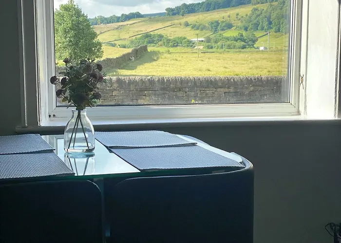 Riverside Retreat Sleeps 7